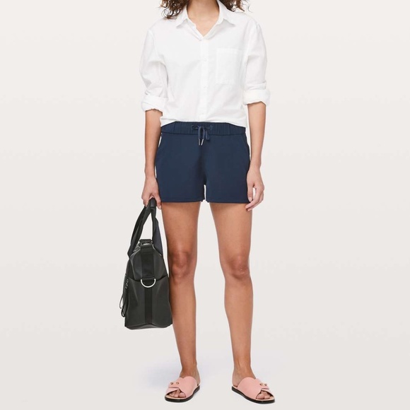 [SOLD] Lululemon On The Fly Shorts - Picture 3 of 5